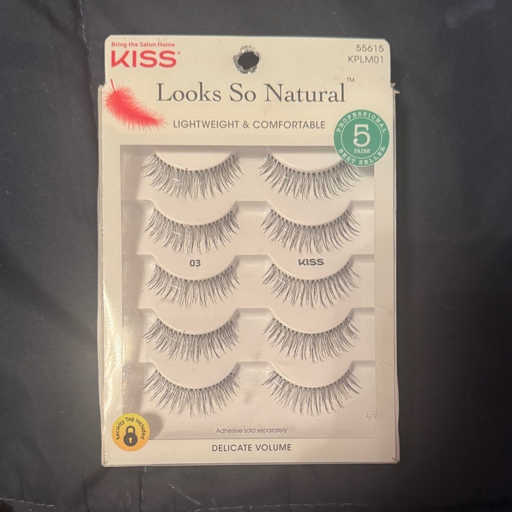 KISS Delicate Volume Eyelashes in Black